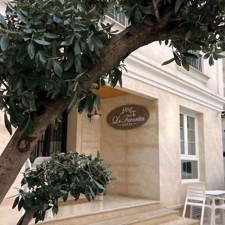Hotel La Favorita Tirana Esterno foto
