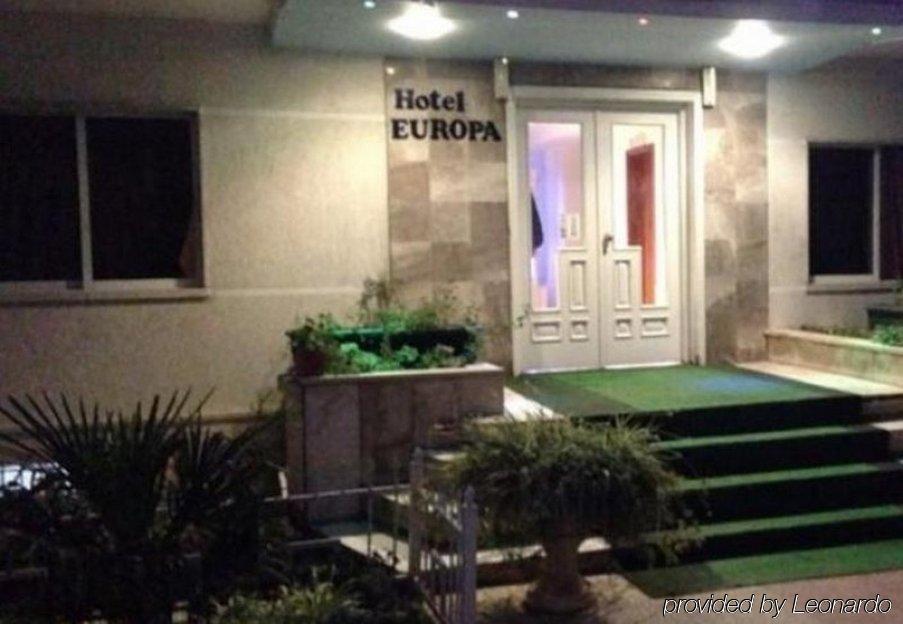Hotel La Favorita Tirana Esterno foto