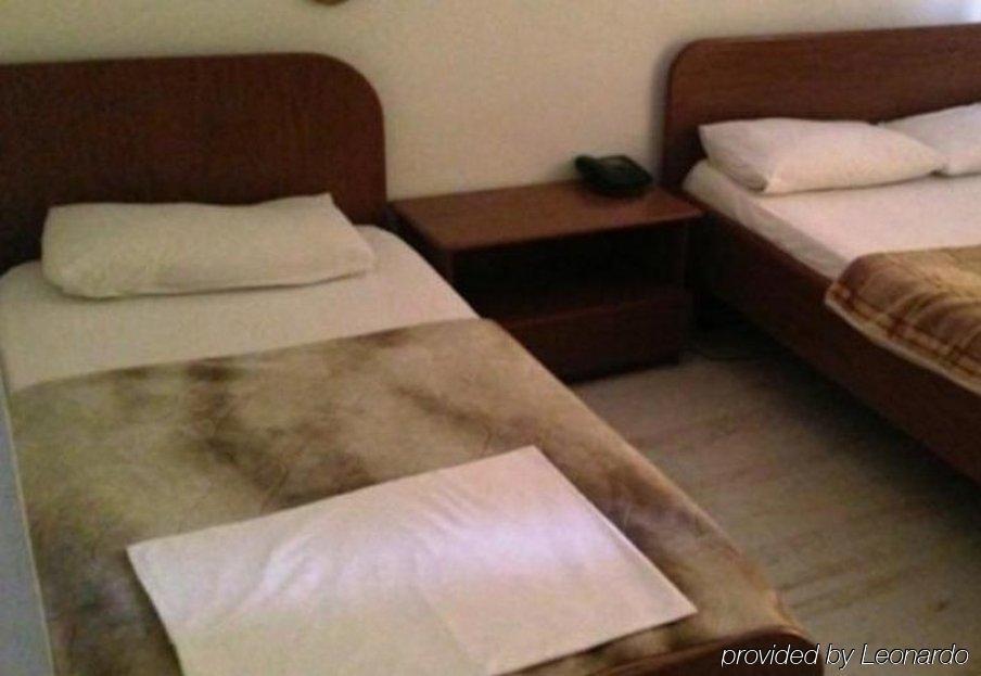 Hotel La Favorita Tirana Esterno foto