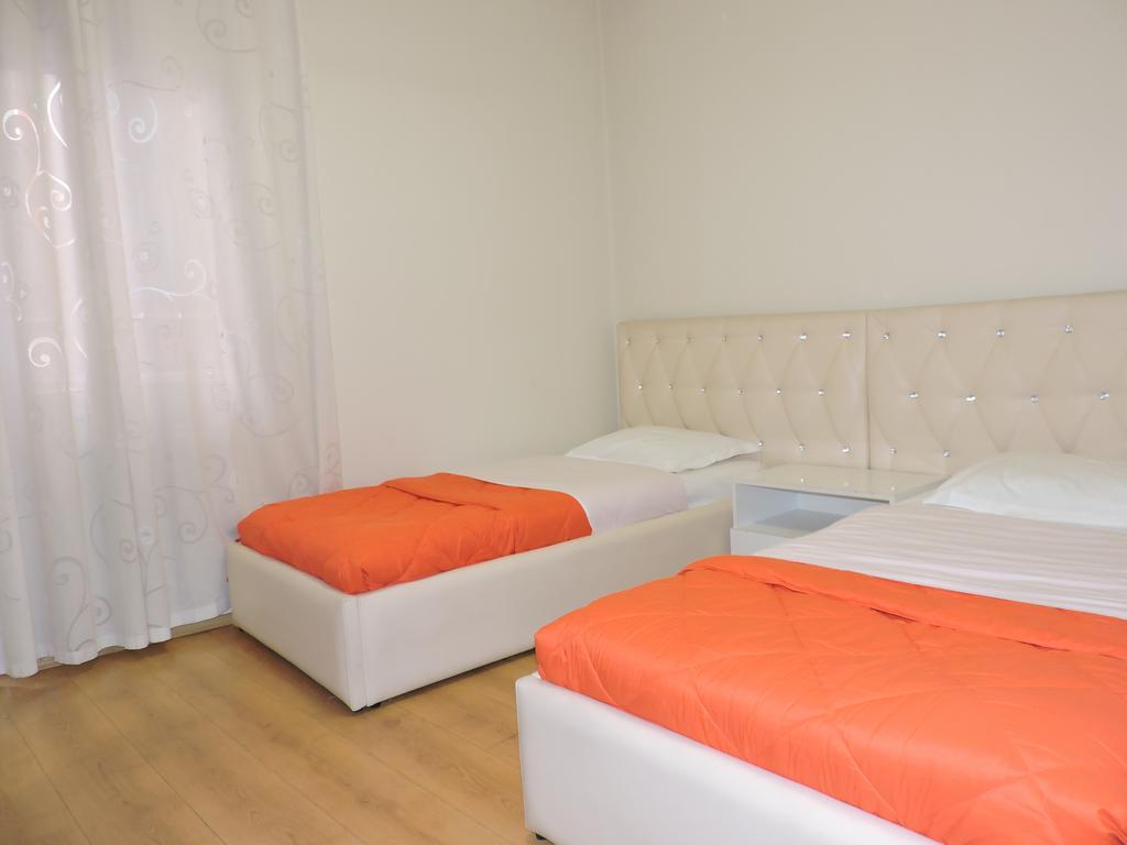 Hotel La Favorita Tirana Esterno foto