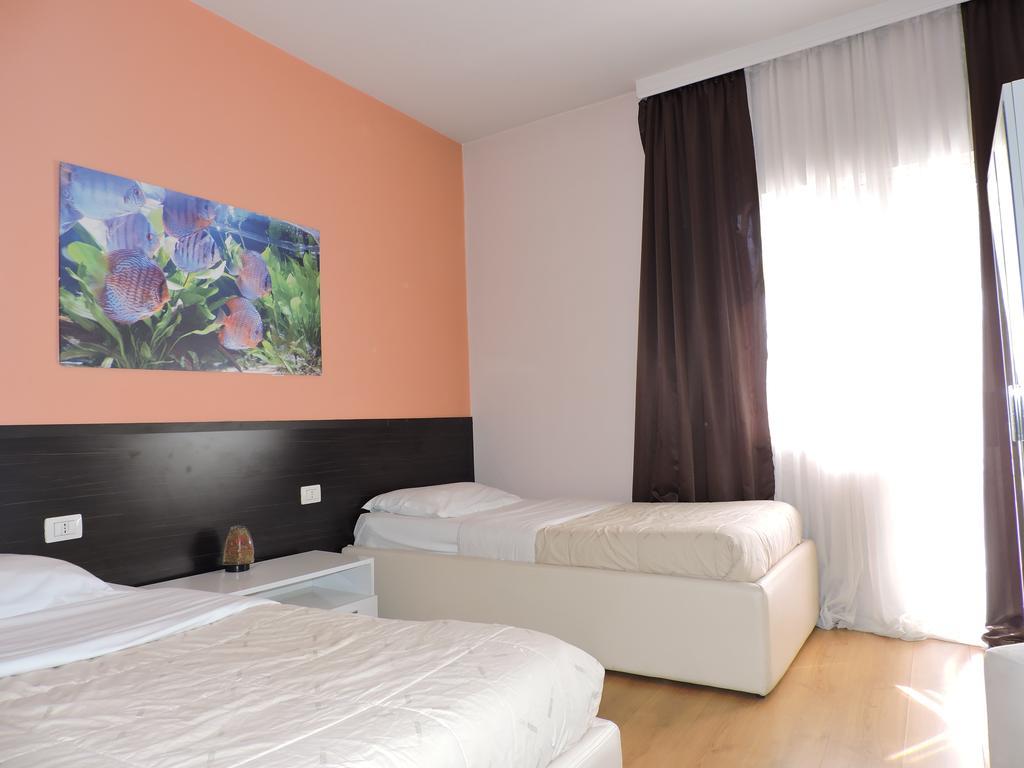 Hotel La Favorita Tirana Esterno foto