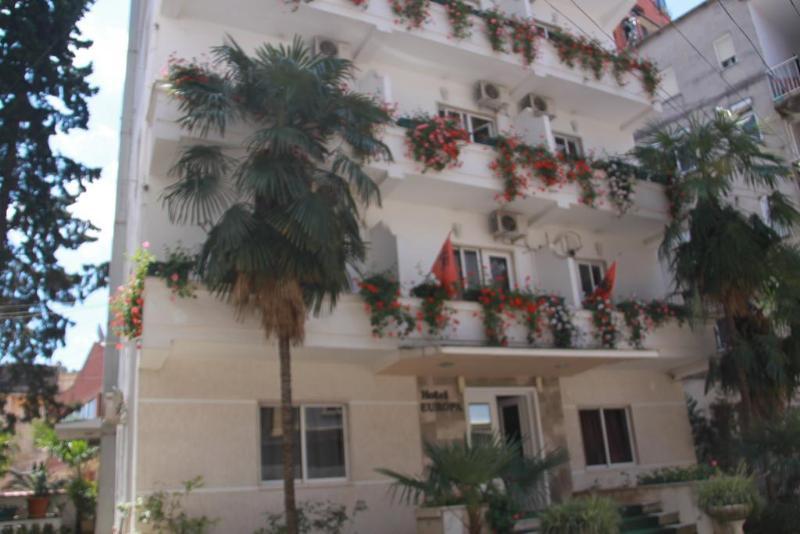 Hotel La Favorita Tirana Esterno foto