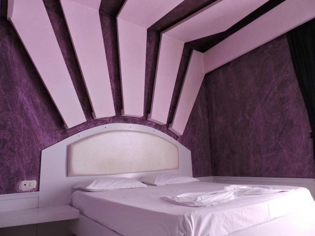 Hotel La Favorita Tirana Esterno foto
